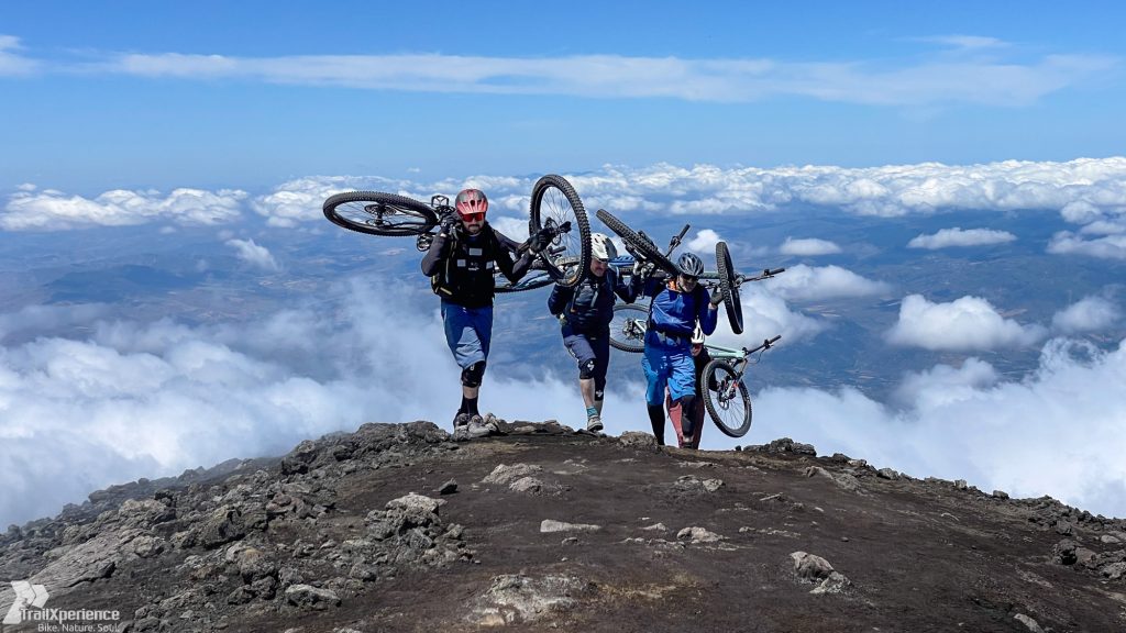 Die letzten Meter. 3.400m über dem Meer. Höher geht es nicht am Ätna. 