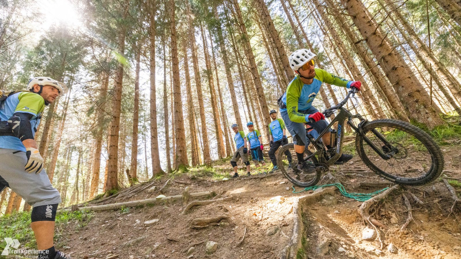 power plus zelt EcoFlow TRAIL 300 DC – Kompakte Powerstation mit 288 Wh für Outdoor & Reisen Apex Colors:Canary Yellow Best 12x12 Canopy Picks: Front
